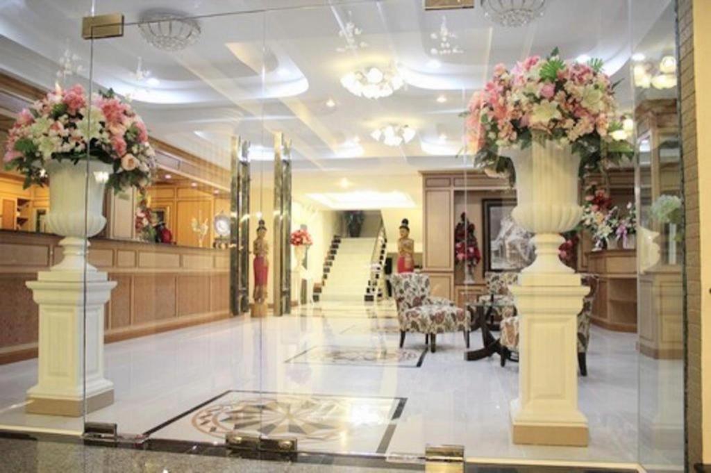 โรงแรมสยามธารา พาเลซ มหาสารคาม ภายนอก รูปภาพ