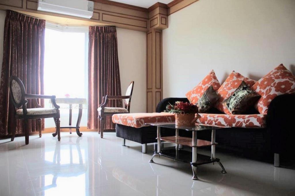 โรงแรมสยามธารา พาเลซ มหาสารคาม ภายนอก รูปภาพ